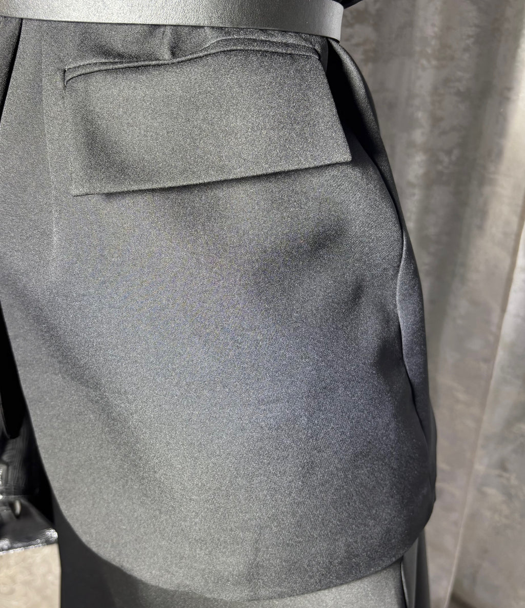 Ensemble Élégance Noir Manches Retroussées