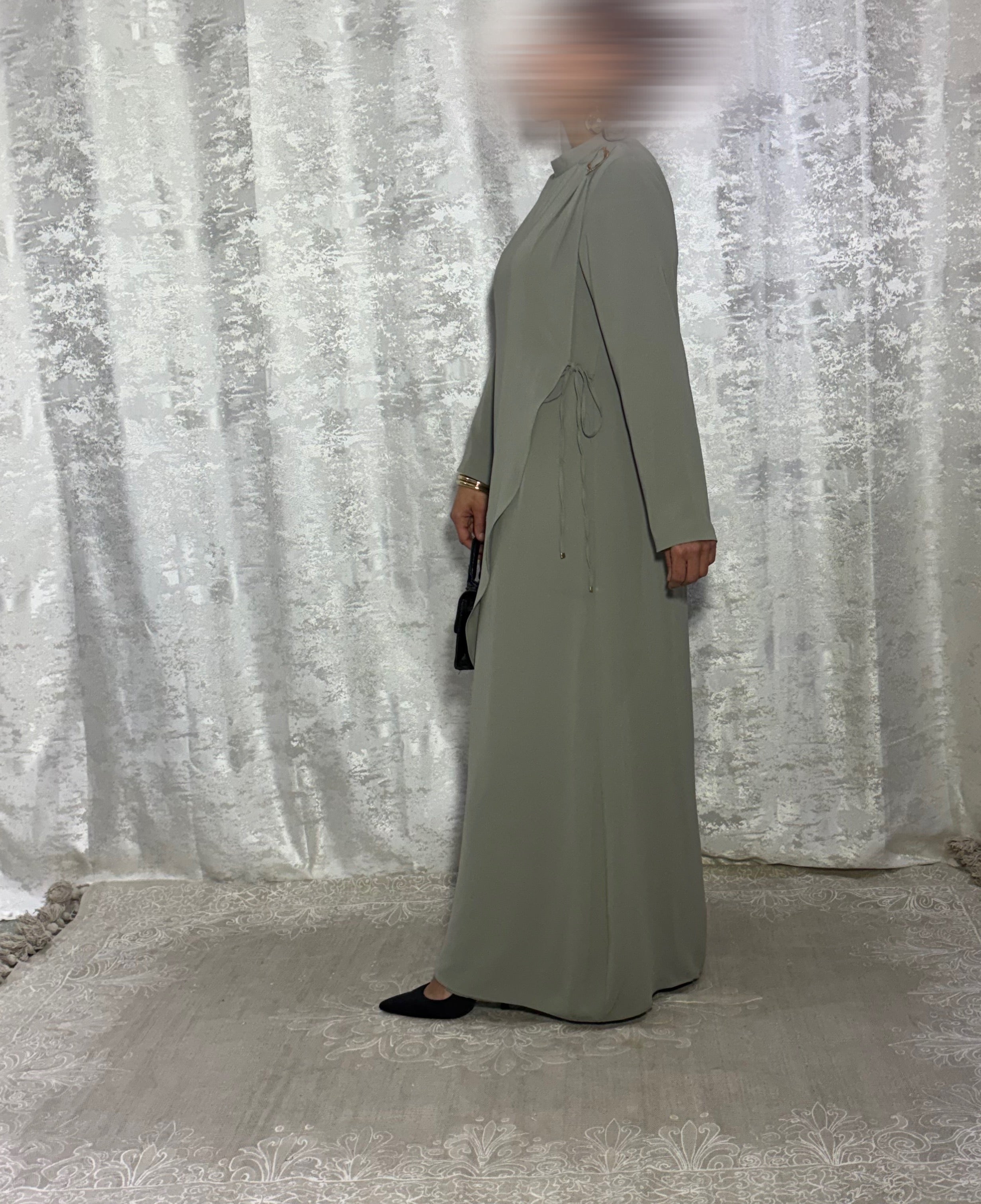 Robe longue drapée détail bijou - Elmastora